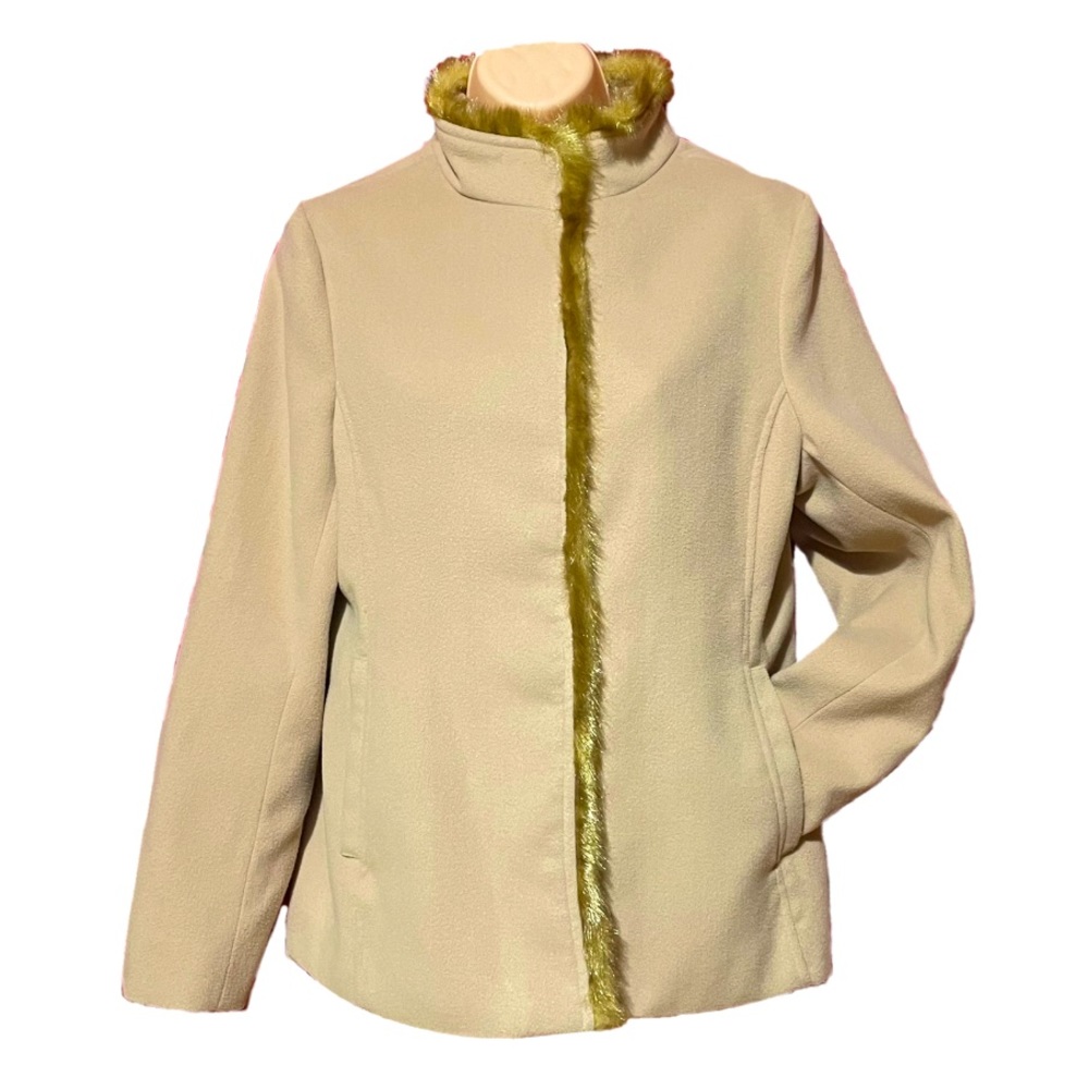 To-Ko Cream Mixed Wool Coat w/ pockets & faux fur Women Size US M